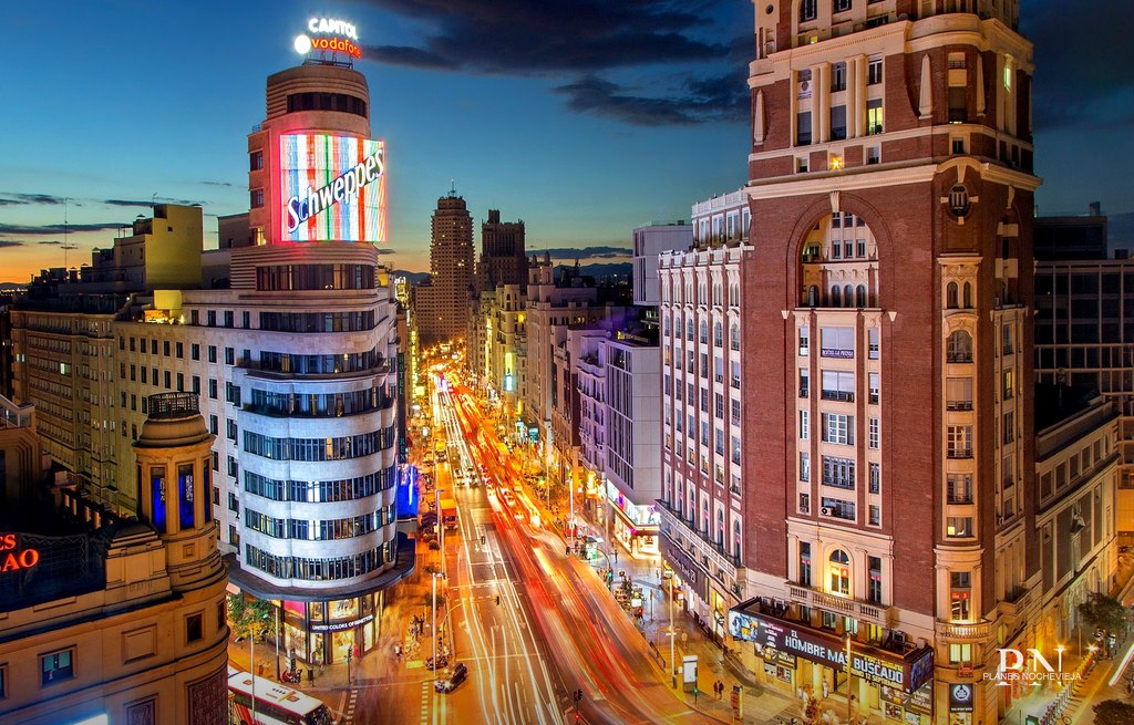 Plaza de Madrid de noche alternativa a Puerta del Sol Nochevieja